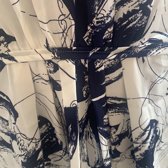 Top - Picture 2 of 8